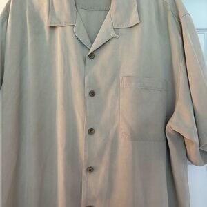 Tommy Bahama Men’s 100% Silk Tan Button Down Shirt Size XL.